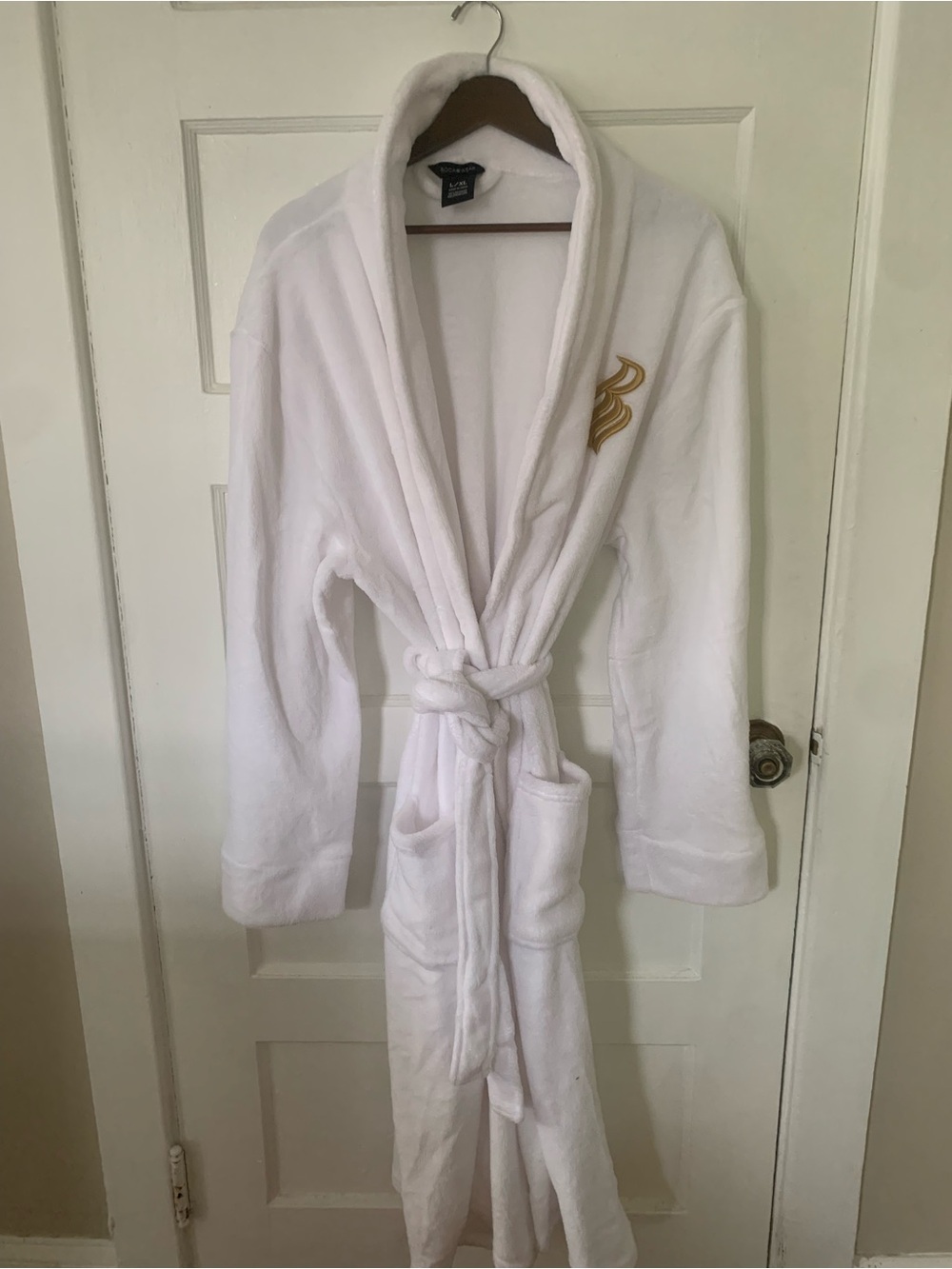 Rocawear Plush White Robe with Gold Embroidered Logo Unisex Never Worn